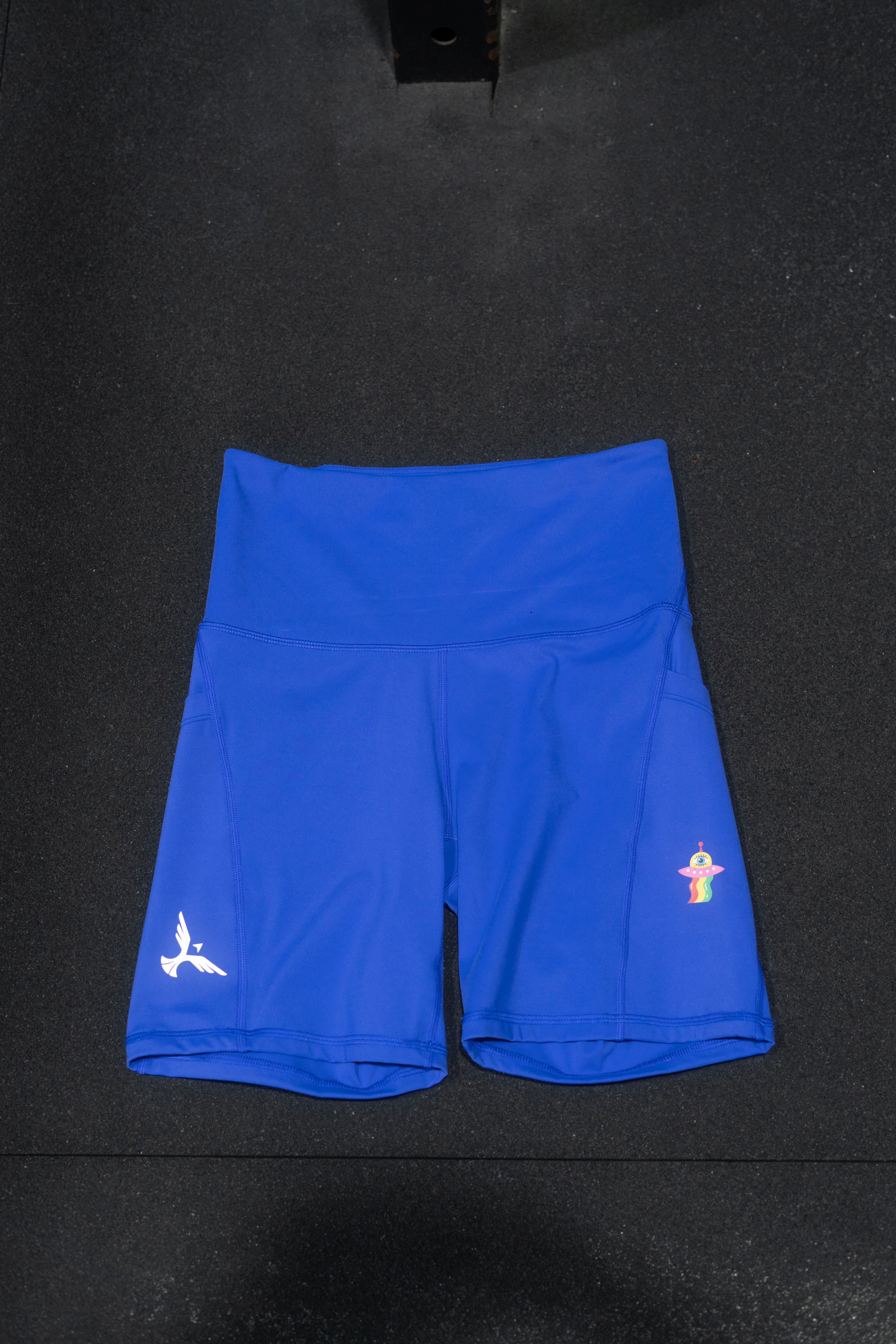 Alto Performa Shorts (Mujer)